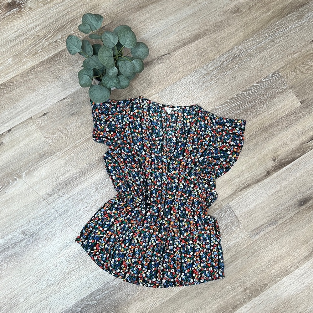 Gap Floral Flutter Sleeve Top Size Small
